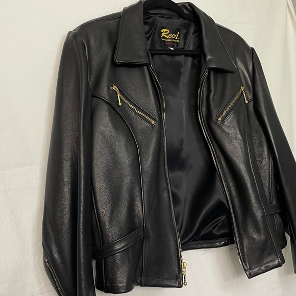 Women's Classic Black Leather Jacket - Picture 4 of 9